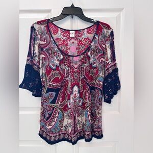 Bila Multicolor Women's Boho style top w/ top arm cutout, flutter sleeve bottom.